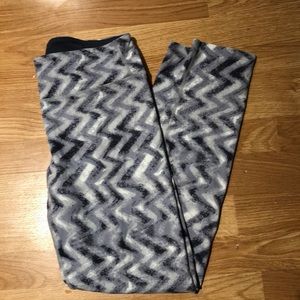 Tuff Athletics zig zag/ chevron leggings